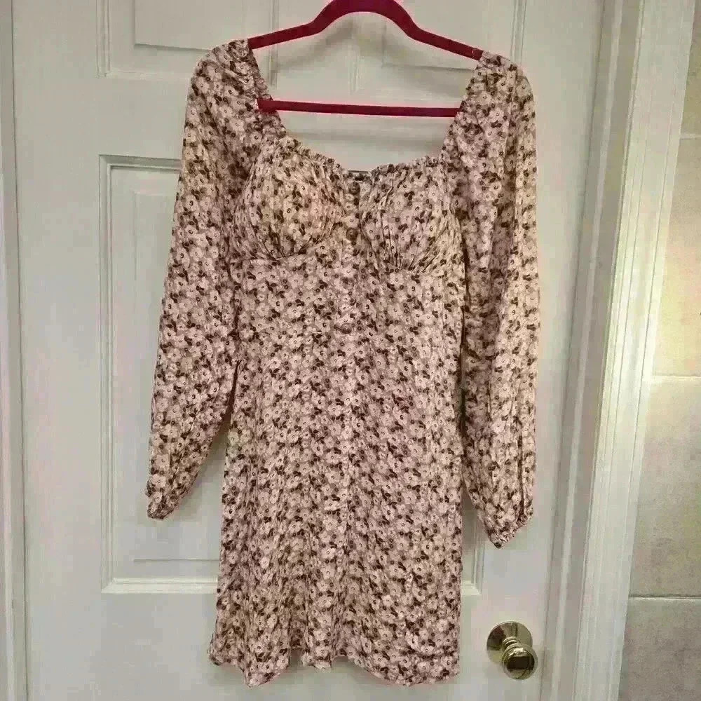 As U Wish Floral Balloon Sleeve Flowy Mini Dress, Size M .NWT